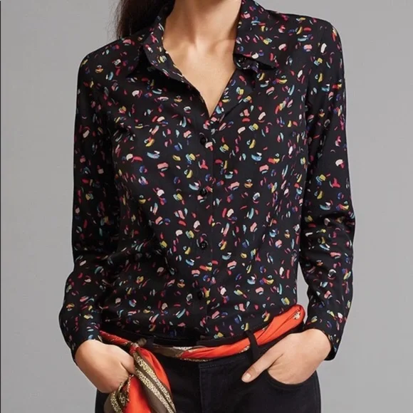 cabi dress up shirt The Lyric Blouse looks great on you!  We love the way these cabi Stylists  are wearing this classic white button-up. #cabiClothing